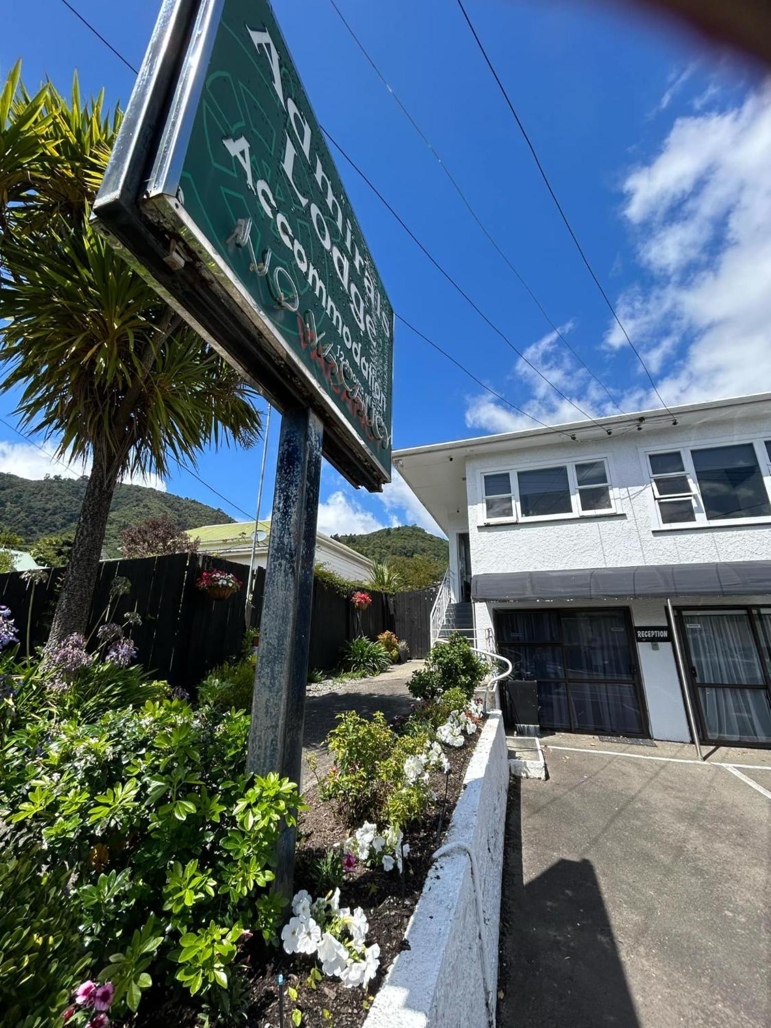 Admirals Lodge ピクトン エクステリア 写真